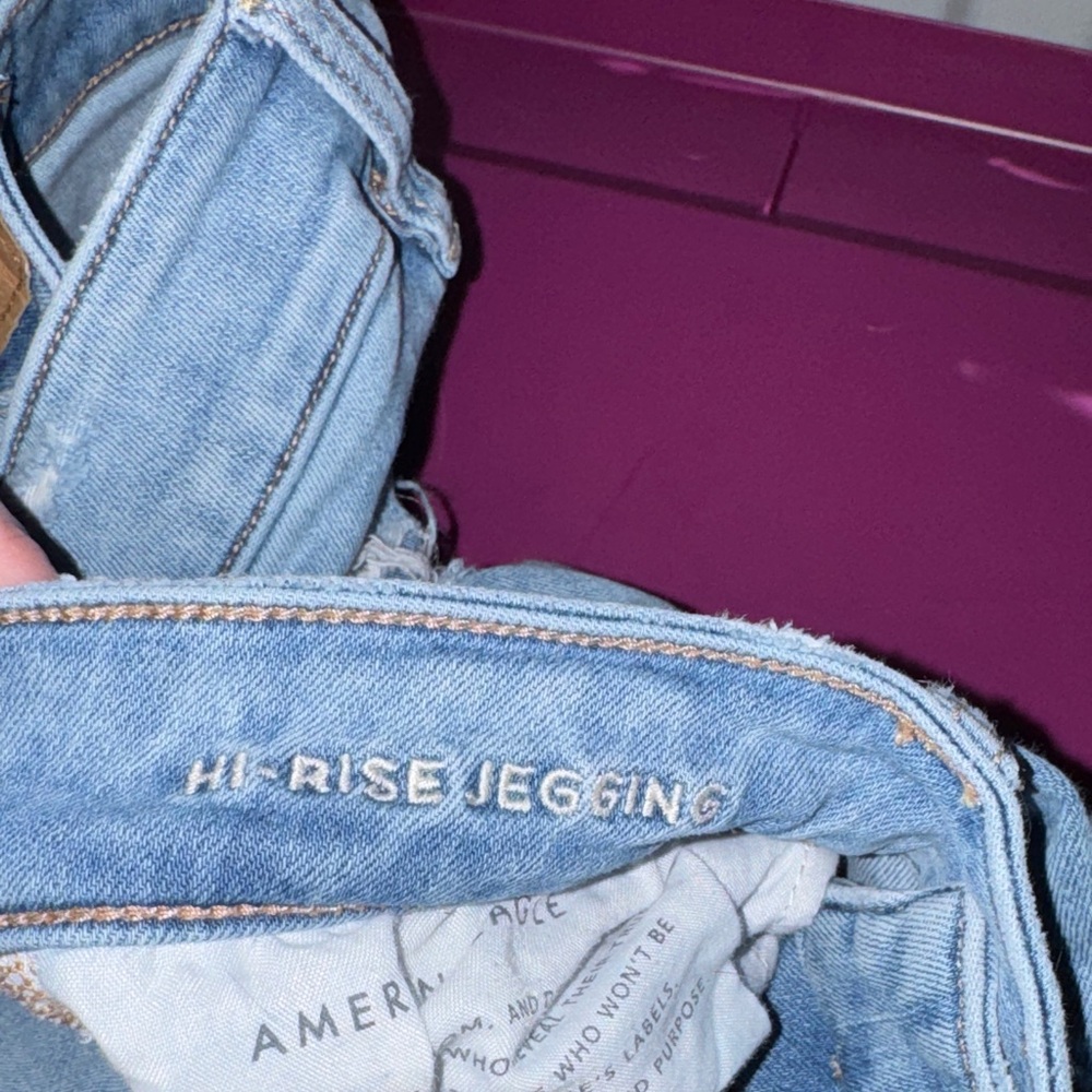 American Eagle Outfitters Ripped Light Blue Skinny Jeans - Picture 3 of 6